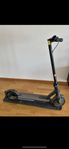 Xiaomi elscooter med laddare, punktering fram