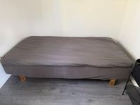 Säng från IKEA  105x200