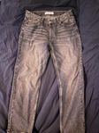 Berskha straight leg jeans gråa storlek 42