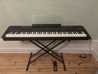 Roland FP-7 inkl. pianostol, stativ, pedal & hård väska