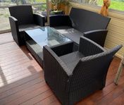 Lounge 4 sits