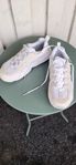 vita/ beiga Nike sneakers