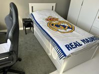 Ikea säng med utdragbara lådor