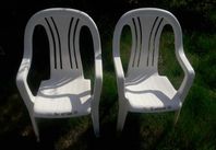Plaststolar för uteplatsen, nya.