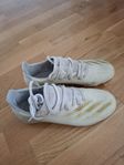 Fotbollsskor stl 37,5