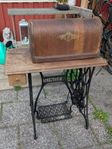 Antik Singer symaskin med bord