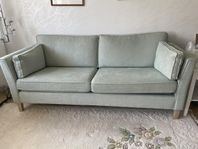 Ljusgrön 3-sitssoffa Bröderna Andersson, Carisma