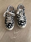 Sneakers strl 35 Maguba