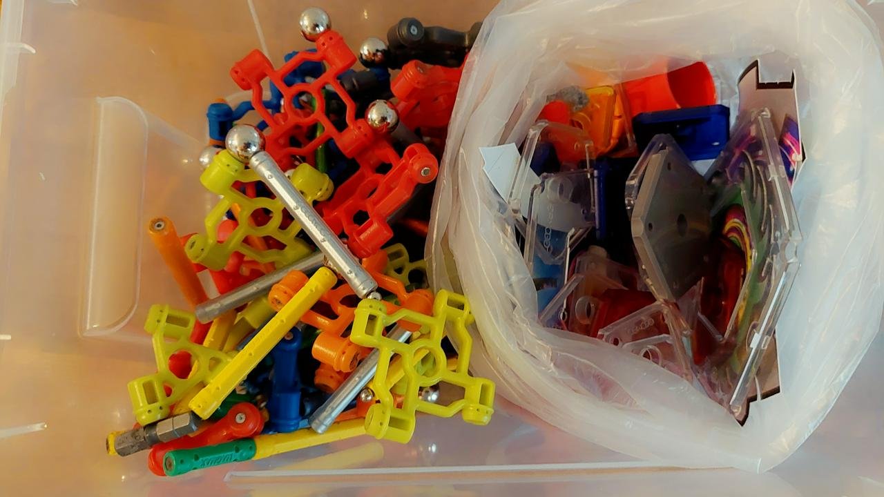 Magnetiska pinnar med metallk...