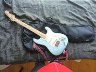 Squire deluxe Daphne blue