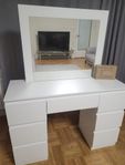 helt nytt sminkbord 