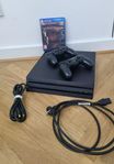 Ps4  pro med två kontroller