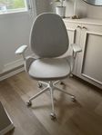 Kontorsstol med armstöd från Ikea