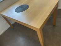 Köksbord i trä 90x140 plus iläggsskiva