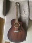 Akustisk gitarr Taylor AD24 ce med mikrofon 