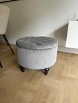 Pall / sittpuff med förvaring