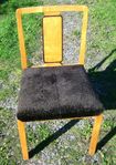Stol med svart fluffig dyna 1940-tal Vintage