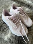 nike skor(nästan ny) stl 36 ljusrosa