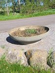 Två stycken stora utekrukor 110 cm i diameter 