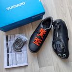 Oanvända Shimano cykelskor 37