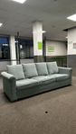 3-sits soffa i en dämpad grönblå färg