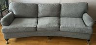 Soffa Oxford Deluxe tresitssoffa från Mio