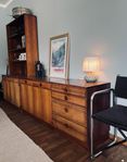 Bokhylla med vitrindel eller sideboard "Facett" Bodafors