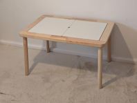 Barnbord med pallar - Ikea Flisat