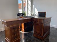 Ett skrivbord i mahogony