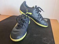 innomhus skor Puma 35