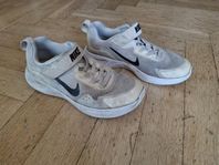 Nike gympaskor, stl 34
