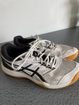 Asics inneskor stl 40
