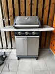 Bortskänks Gasolgrill med tillbehören