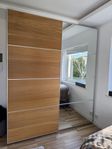 Modern Belyst Garderob 