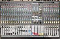 Toppenfin Allen & Heath GL2400-24 mixer