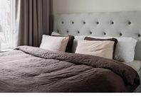 Beige sänggavel 180 cm
