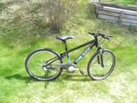 24 tums pojkcykel