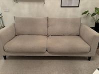 soffa Mio Leone, soffbord Ikea lövbacken