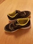 Skor storlek 30