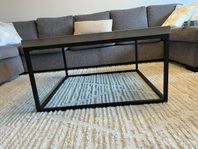 Grått soffbord från Mio 