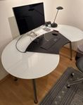 Glas skrivbord