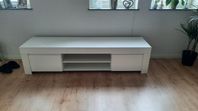 tv bänk i höglans