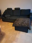 Bäddsoffa och skrivbord med hurts