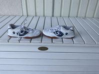 Tennisskor- storlek 36- unisex modell.