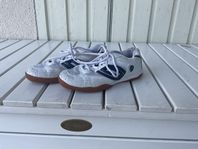 DONIC - storlek 36- unisex modell Pingis- Padel- Tennis