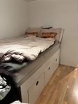 120 cm säng(snabb hämtning prioriteras)