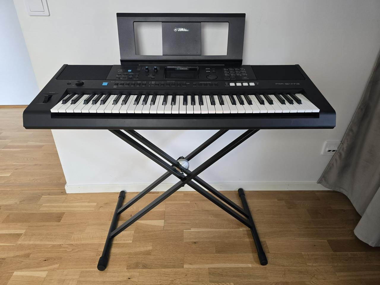 Keyboard Yamaha PSR E473