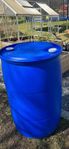 210 liters fat, vattentunnor