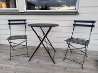cafébord och stolar 
