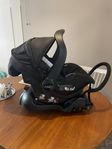 Axkid babyskydd + ISOfix-bas + spädbarnsinlägg